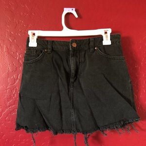Black denim frayed skirt